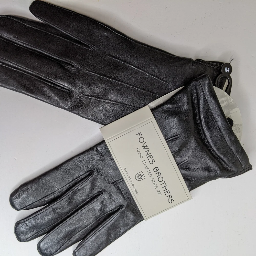 NWT Fownes brothers black leather gloves (m)